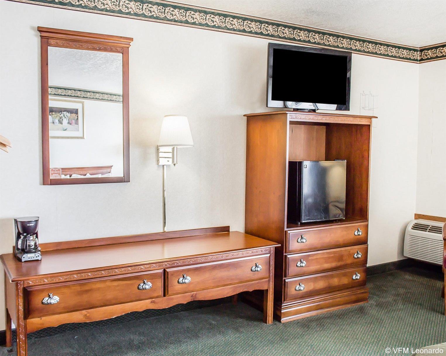 Quality Inn Lakefront Сент-Ігнас Екстер'єр фото