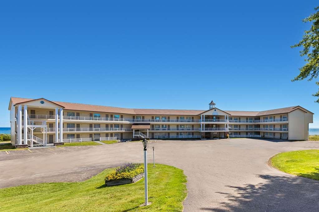 Quality Inn Lakefront Сент-Ігнас Екстер'єр фото