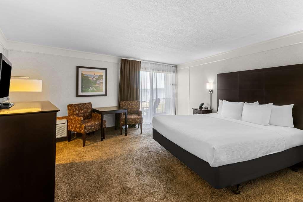 Quality Inn Lakefront Сент-Ігнас Номер фото