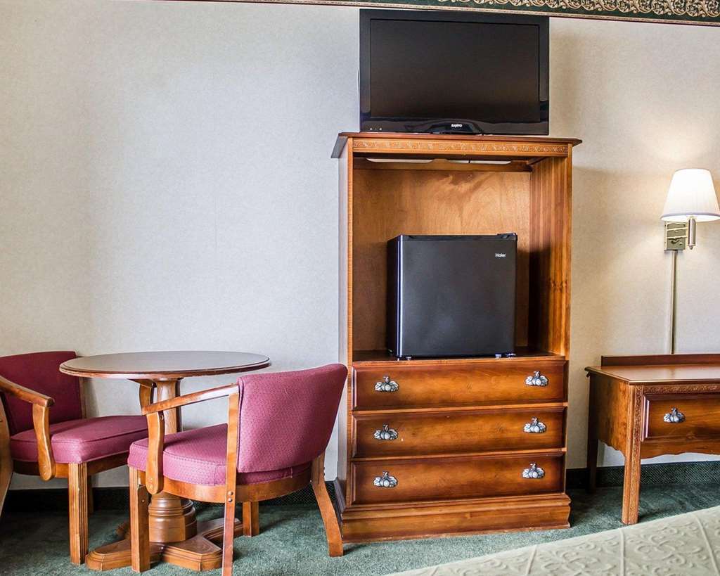 Quality Inn Lakefront Сент-Ігнас Номер фото